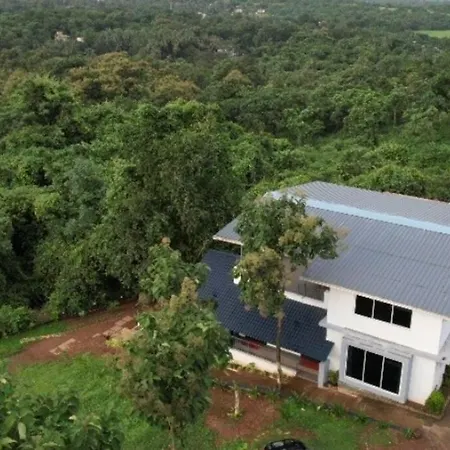 A Spacious 4Bhk Villa With A Pool